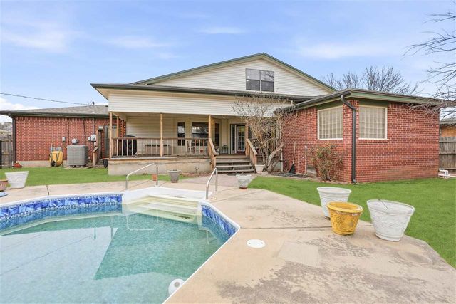 2106 NW Columbia Ave, Lawton, OK 73507