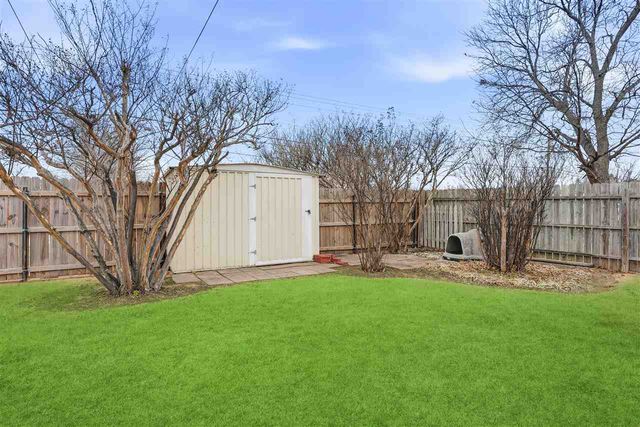 2106 NW Columbia Ave, Lawton, OK 73507