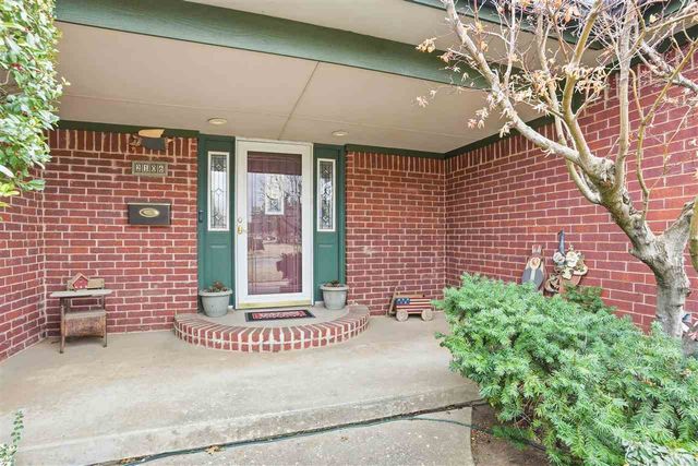 2106 NW Columbia Ave, Lawton, OK 73507