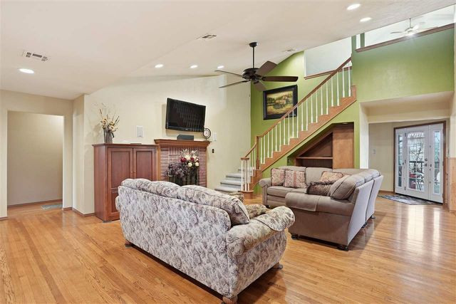 2106 NW Columbia Ave, Lawton, OK 73507