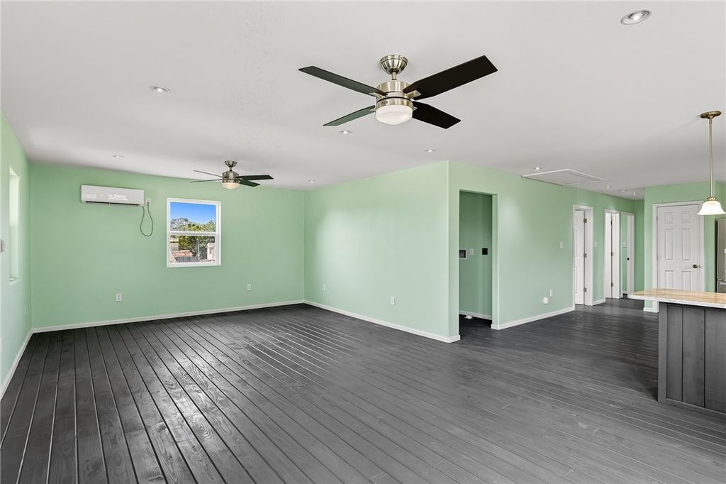 1123 S Fuqua St, Rockport, TX 78382 — photo 5
