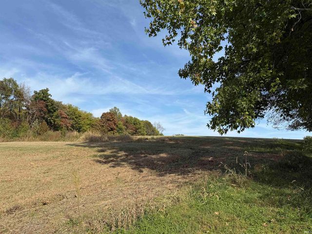 2622 W 1300 S Road, Haubstadt, IN 47639