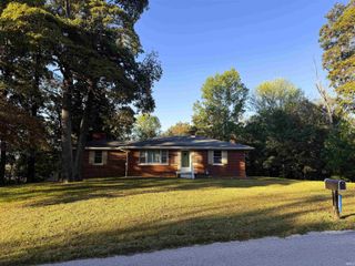 2622 W 1300 S Road, Haubstadt, IN 47639