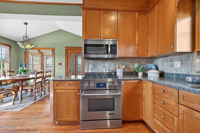 14 Coolidge Road, Amsterdam, NY 12010