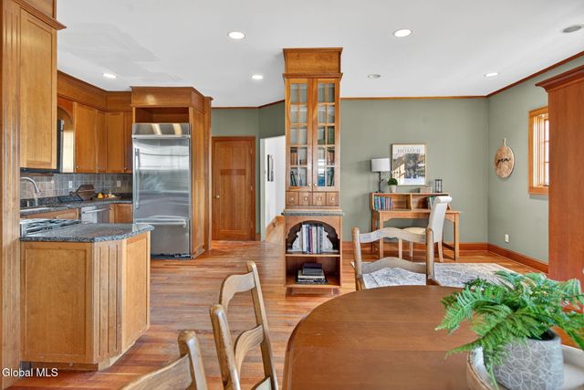 14 Coolidge Road, Amsterdam, NY 12010