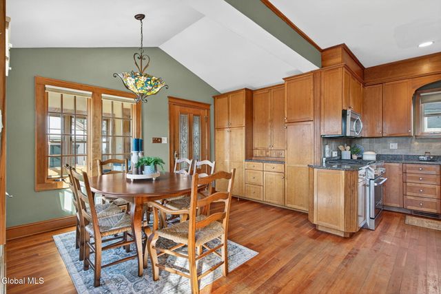 14 Coolidge Road, Amsterdam, NY 12010