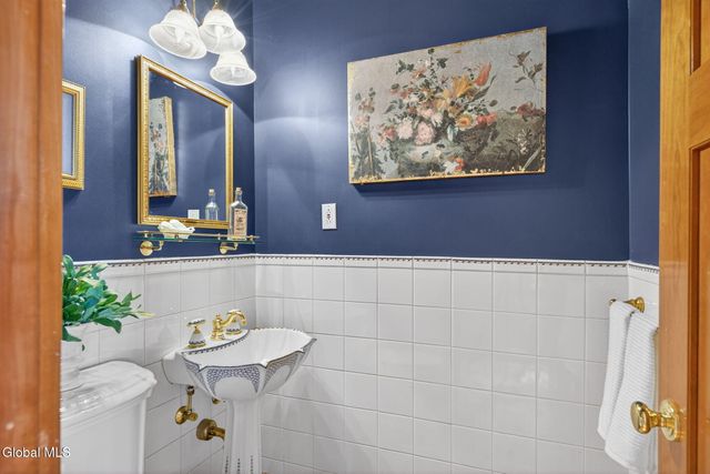 14 Coolidge Road, Amsterdam, NY 12010