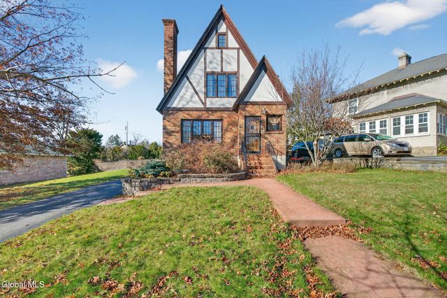 14 Coolidge Road, Amsterdam, NY 12010