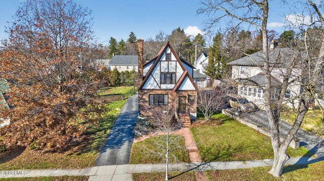 14 Coolidge Road, Amsterdam, NY 12010