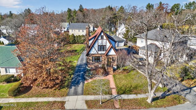 14 Coolidge Road, Amsterdam, NY 12010