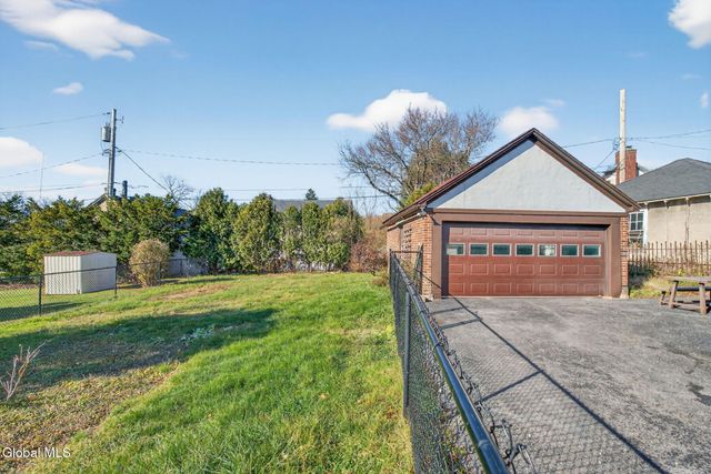 14 Coolidge Road, Amsterdam, NY 12010