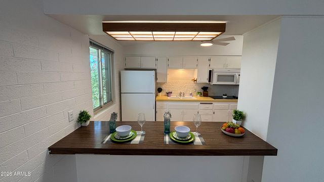 10370 W OAKMONT Drive, Sun City, AZ 85351
