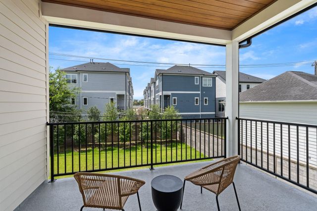 963 W 41st Street, Houston, TX 77018