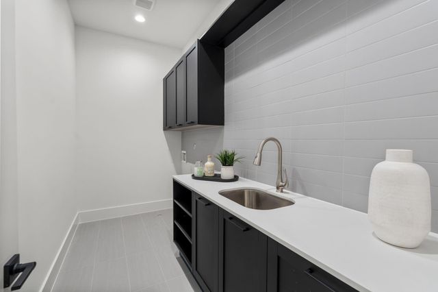 963 W 41st Street, Houston, TX 77018