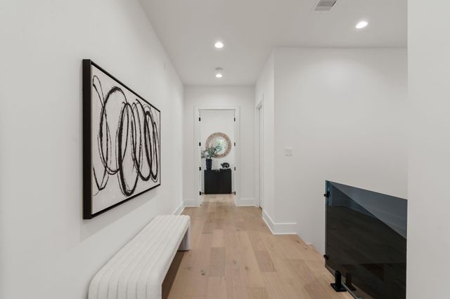 963 W 41st Street, Houston, TX 77018