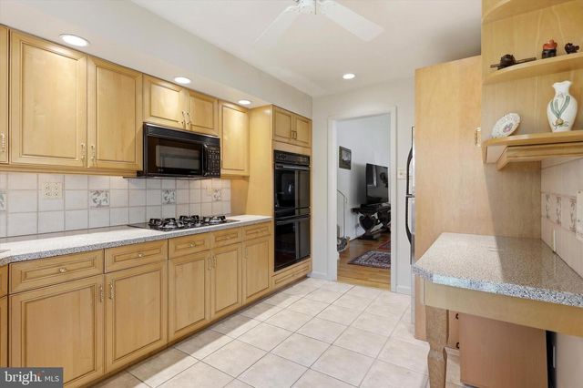 305 TEAROSE LN, Cherry Hill, NJ 08003