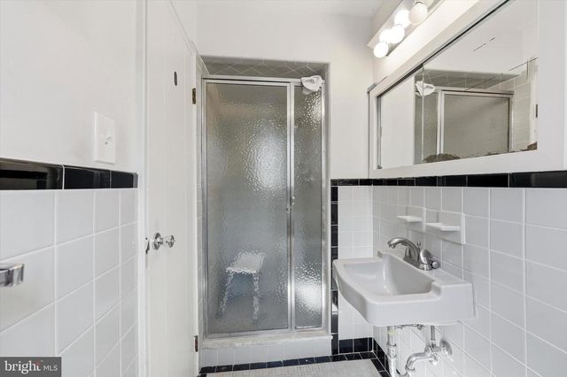 305 TEAROSE LN, Cherry Hill, NJ 08003