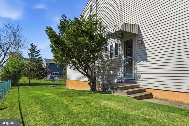305 TEAROSE LN, Cherry Hill, NJ 08003