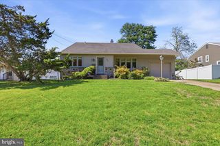 305 TEAROSE LN, Cherry Hill, NJ 08003