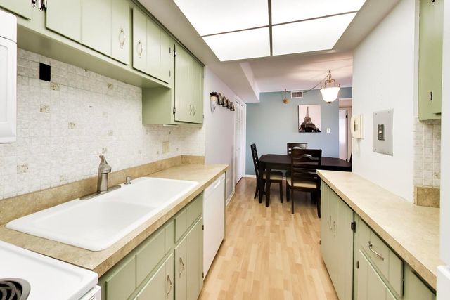 11012 S Kilpatrick Avenue 2NE, Oak Lawn, IL 60453