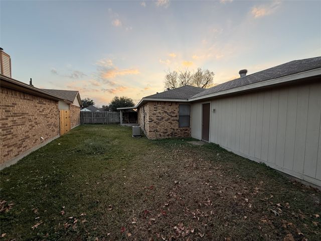 1505 Hackamore Street, Mesquite, TX 75149