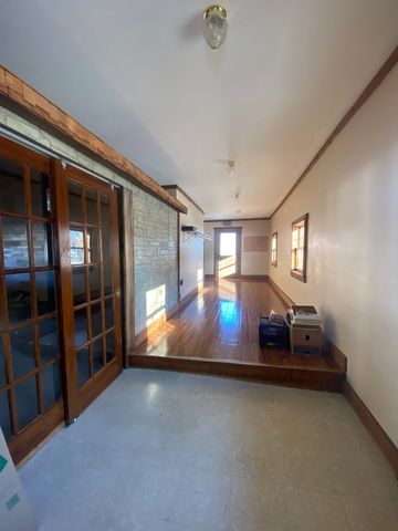 8758 Central Avenue, Oak Lawn, IL 60453