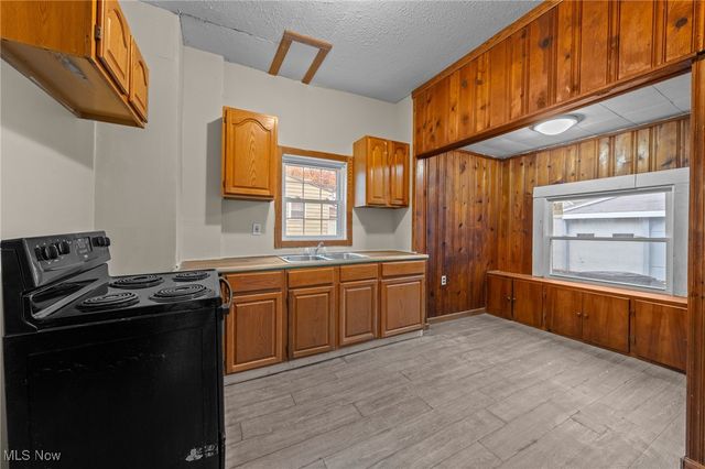 1053 Mount Vernon Avenue, Akron, OH 44310