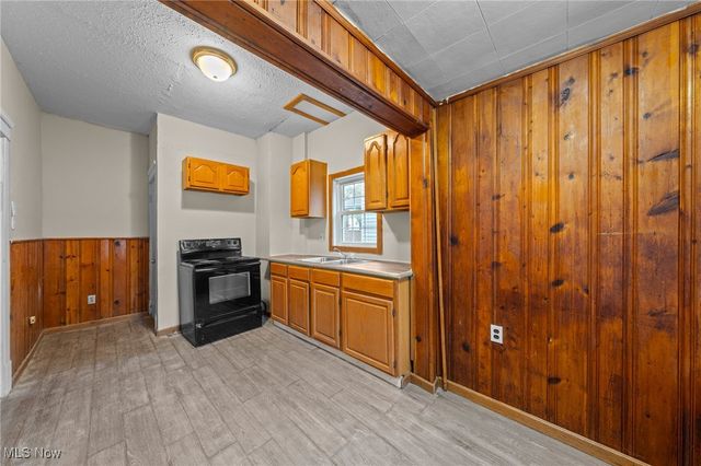 1053 Mount Vernon Avenue, Akron, OH 44310