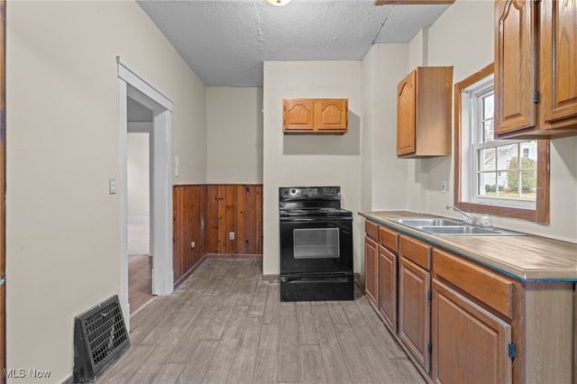 1053 Mount Vernon Avenue, Akron, OH 44310