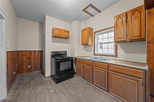 1053 Mount Vernon Avenue, Akron, OH 44310