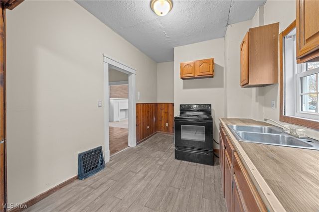 1053 Mount Vernon Avenue, Akron, OH 44310