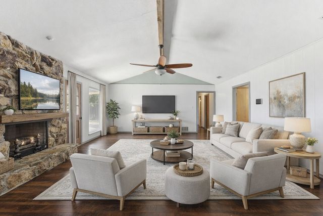 1901 Yorkstown Drive, Ennis, TX 75119