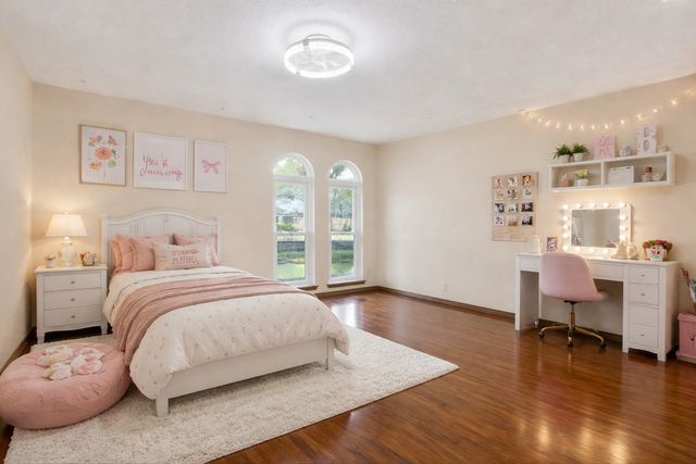 1901 Yorkstown Drive, Ennis, TX 75119