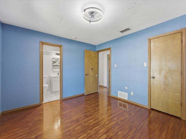 1901 Yorkstown Drive, Ennis, TX 75119