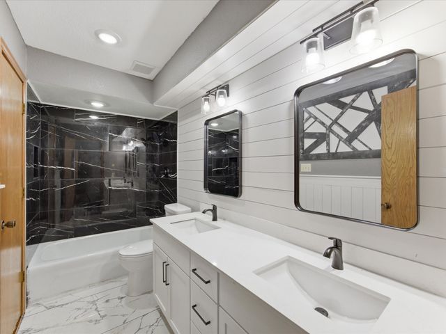 1901 Yorkstown Drive, Ennis, TX 75119