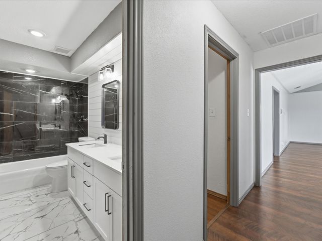 1901 Yorkstown Drive, Ennis, TX 75119