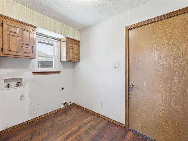 1901 Yorkstown Drive, Ennis, TX 75119