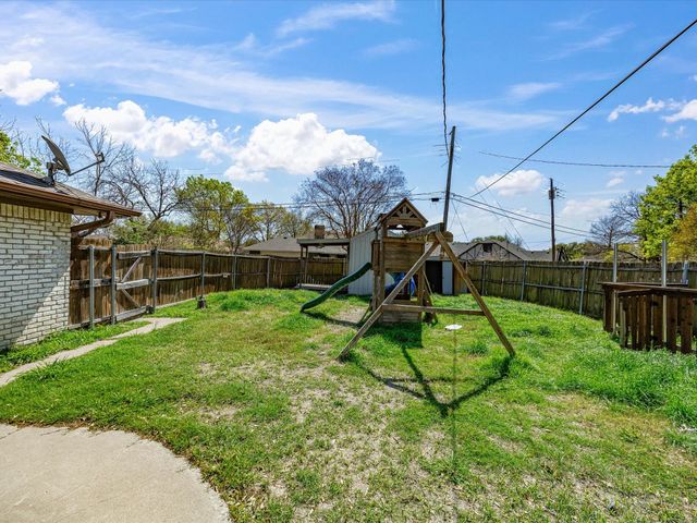 1901 Yorkstown Drive, Ennis, TX 75119