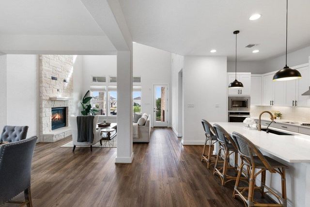 305 Avena TRL, Austin, TX 78738
