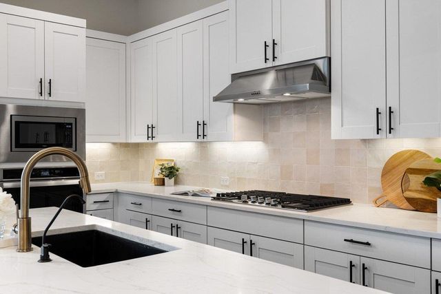 305 Avena TRL, Austin, TX 78738