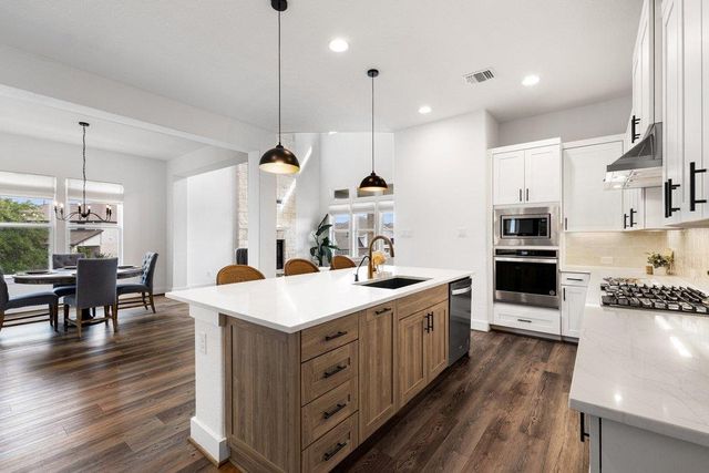 305 Avena TRL, Austin, TX 78738