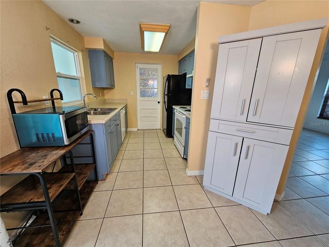 531 AZALEA DRIVE NW, Port Charlotte, FL 33952