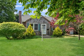 16 Ocean Avenue, East Patchogue, NY 11772