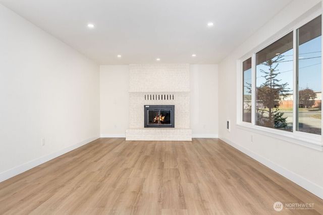 6314 Valley Avenue E, Fife, WA 98424