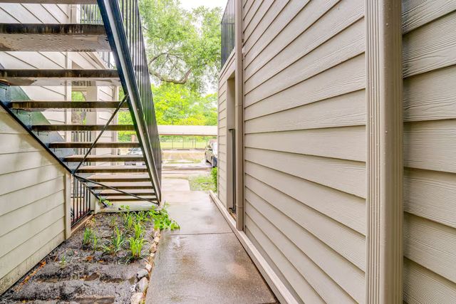 6900 Skillman Street 102, Dallas, TX 75231