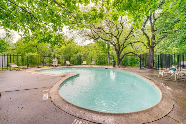 6900 Skillman Street 102, Dallas, TX 75231