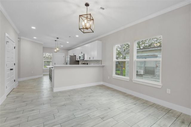 1409 N Avenue S, Freeport, TX 77541