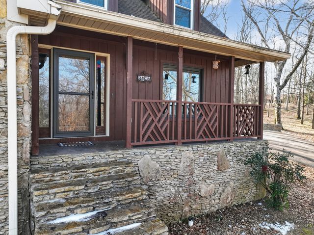 2105 Alpine Dr, Columbia, TN 38401