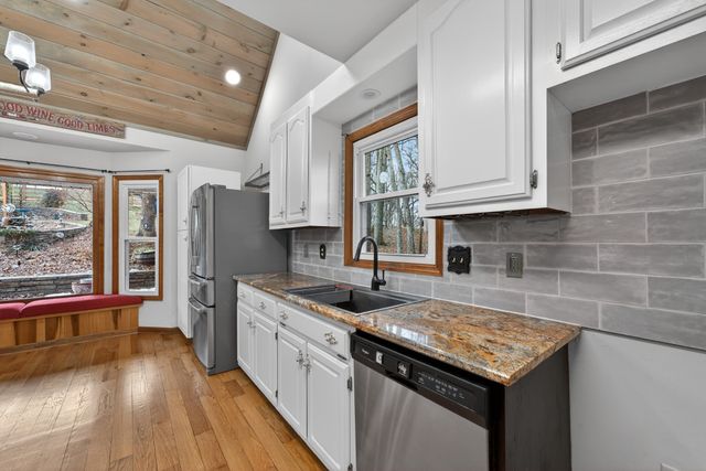 2105 Alpine Dr, Columbia, TN 38401