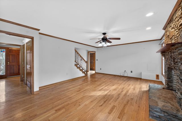 2105 Alpine Dr, Columbia, TN 38401